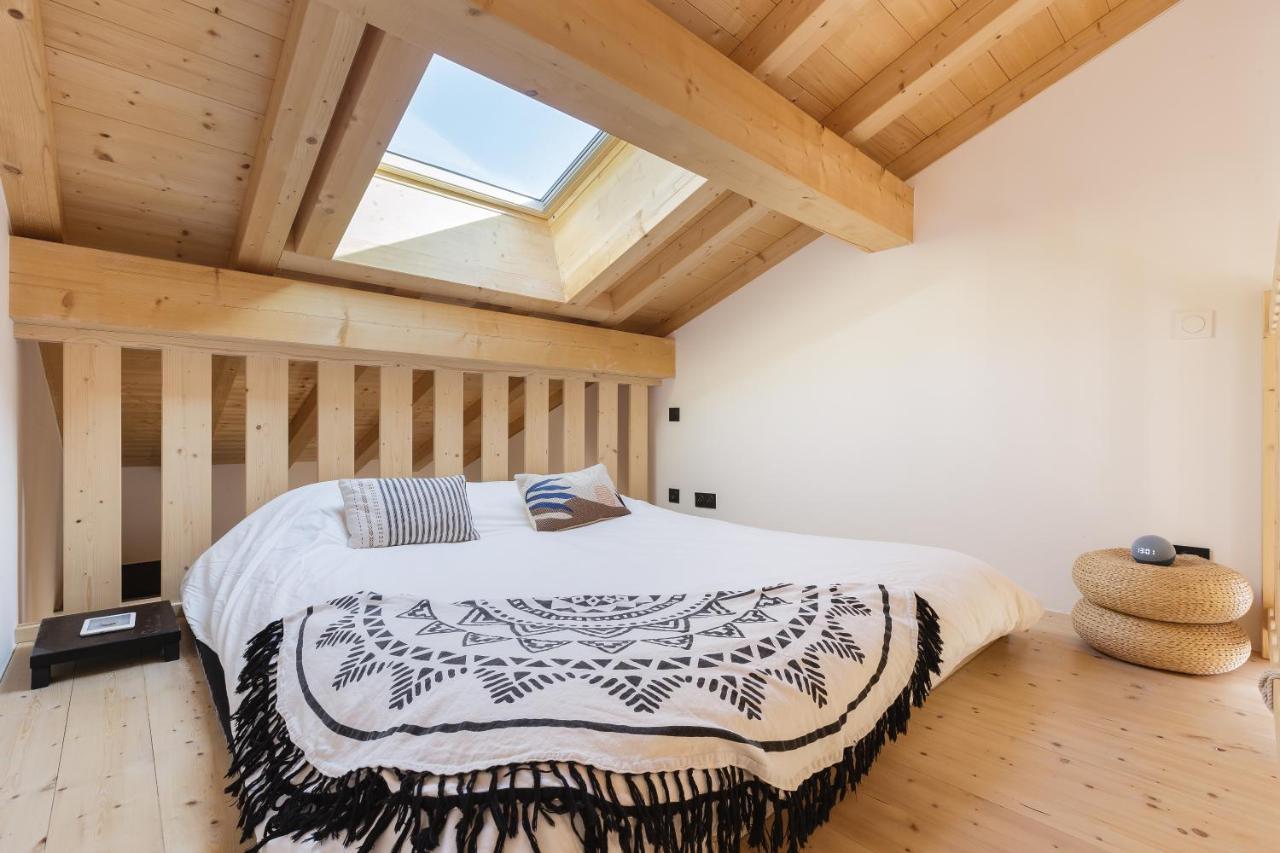 Benoit - Modern 8 Pax Free Parking Mountain View - By Cozee Chalet