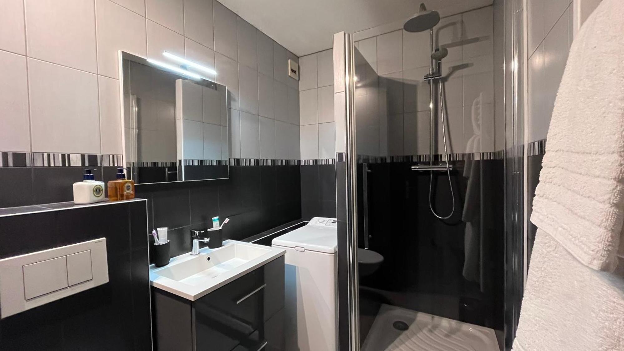 Le 41 Du Lyret - Appartement Type Studio Pour Deux Avec Vue Sur Les Aiguilles Dans Chamonix Centre *