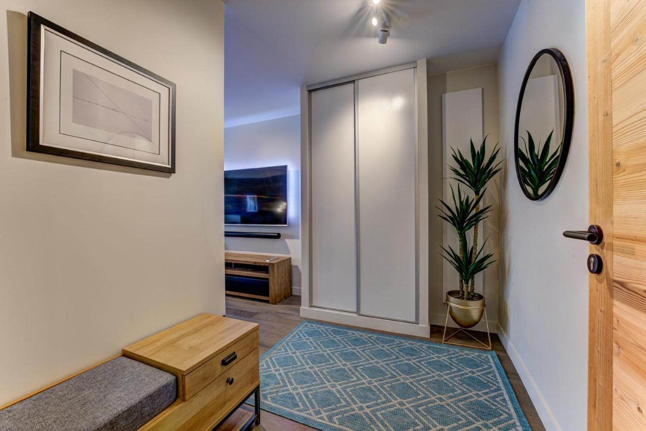 Apartment White Pearl