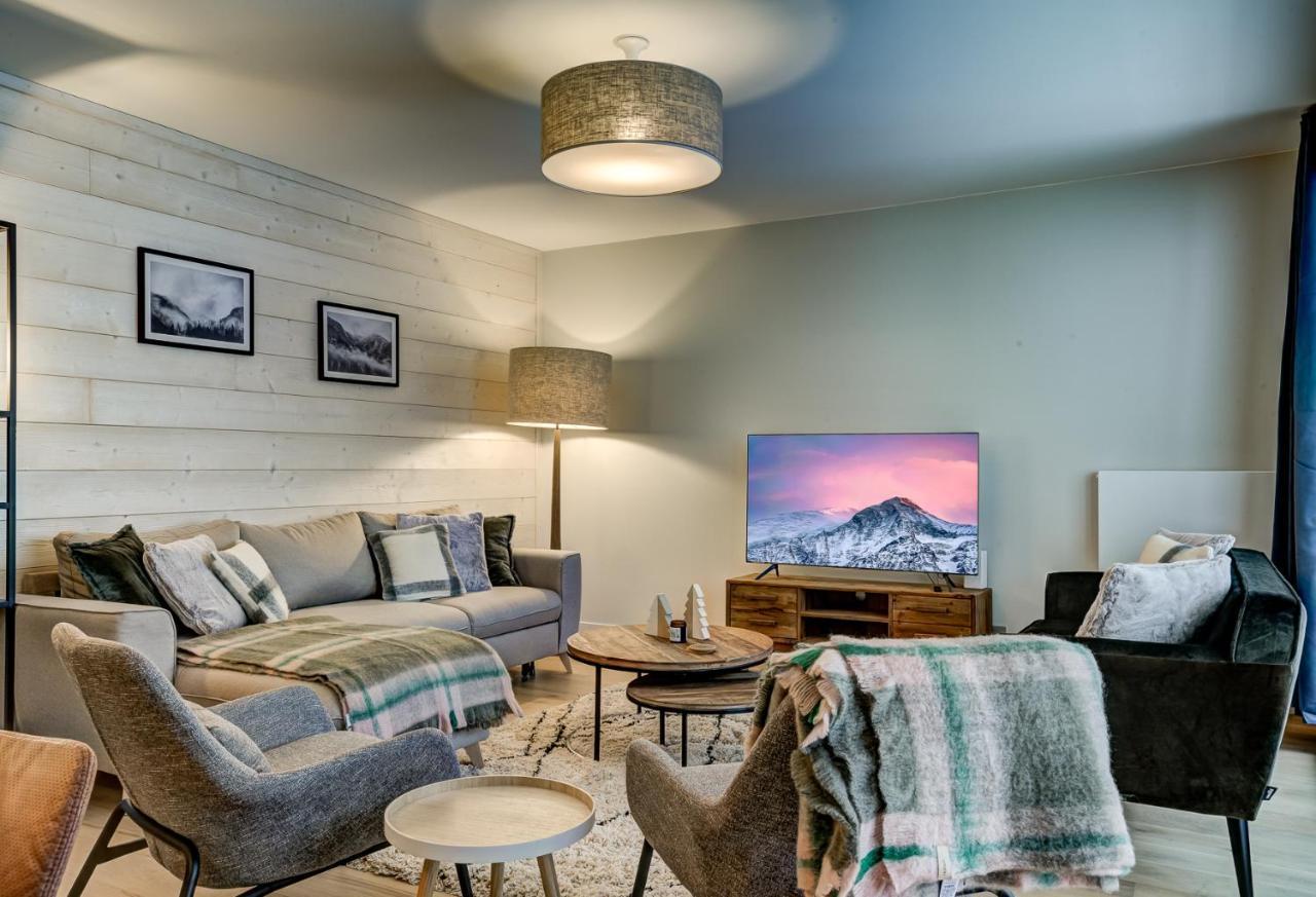 White Pearl Apartment