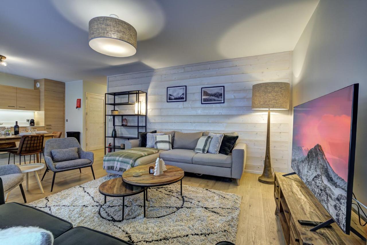 White Pearl Apartment
