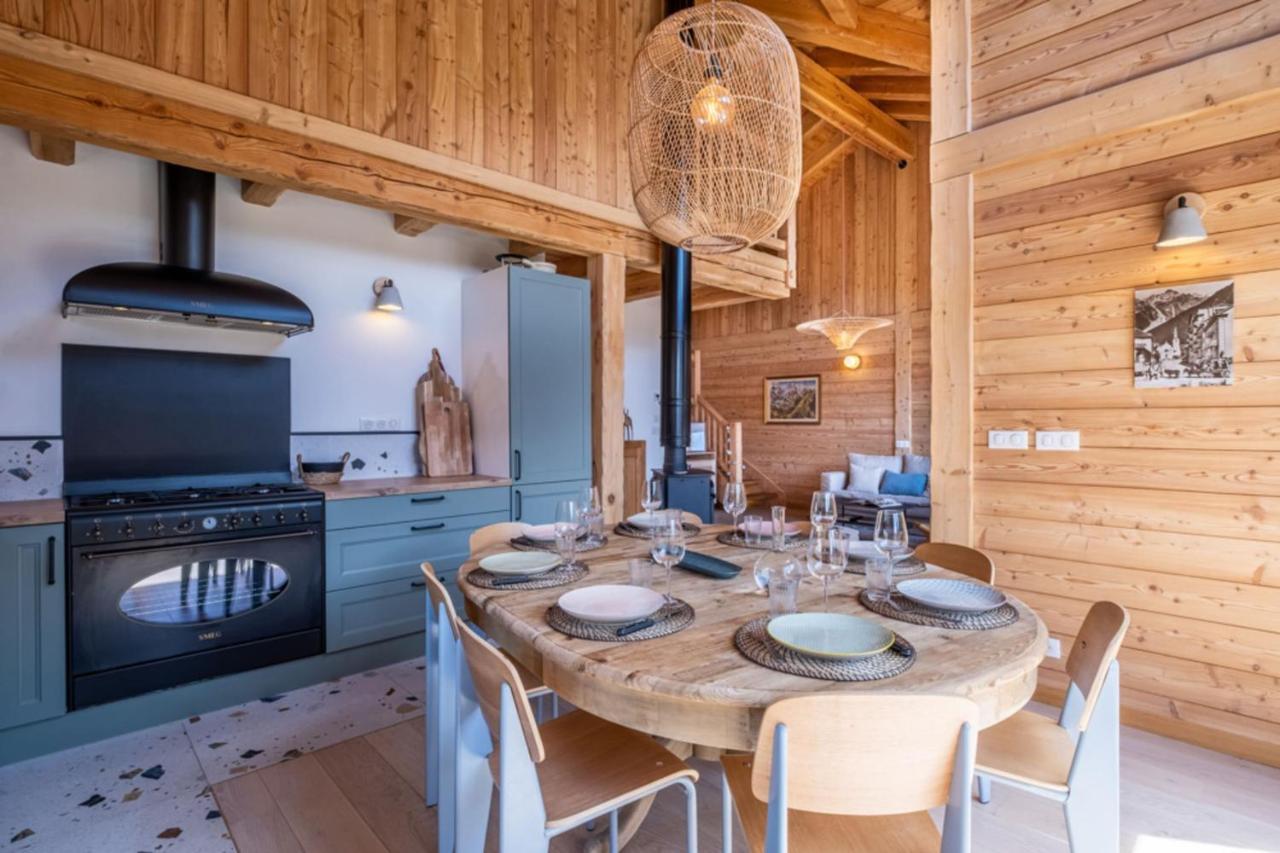 Chalet Sublime Mitoyen Face Au Mont-blanc *