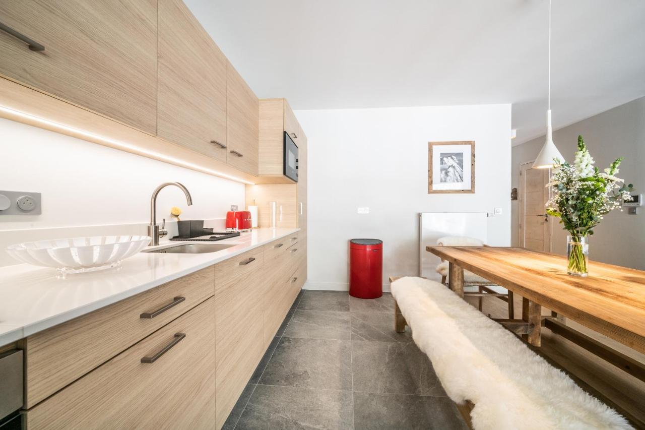 Kabano - By Emerald Apartment *