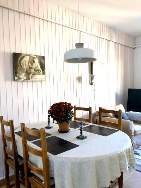 Alexandra Apartment *
