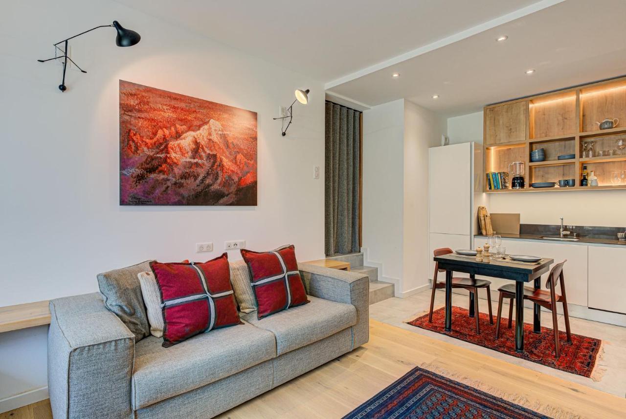 Cheserys, Alpes Travel, Les Praz Sleeps 2-4 Apartment *
