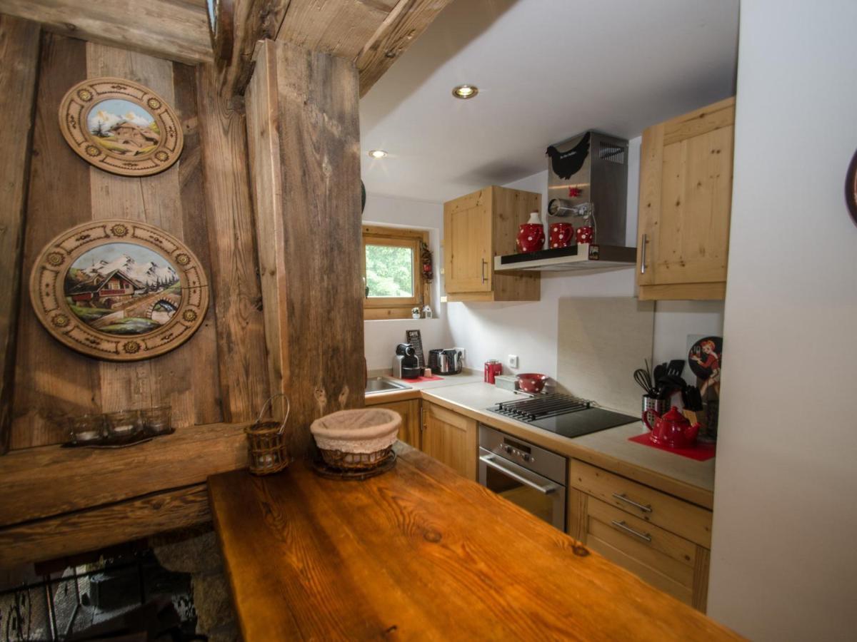 Superbe 3 Etoiles A Chamonix, 2 Chambres, Balcon, Cheminee Deco, Parking Et Wi-fi - Fr-1-343-197 Apartment *