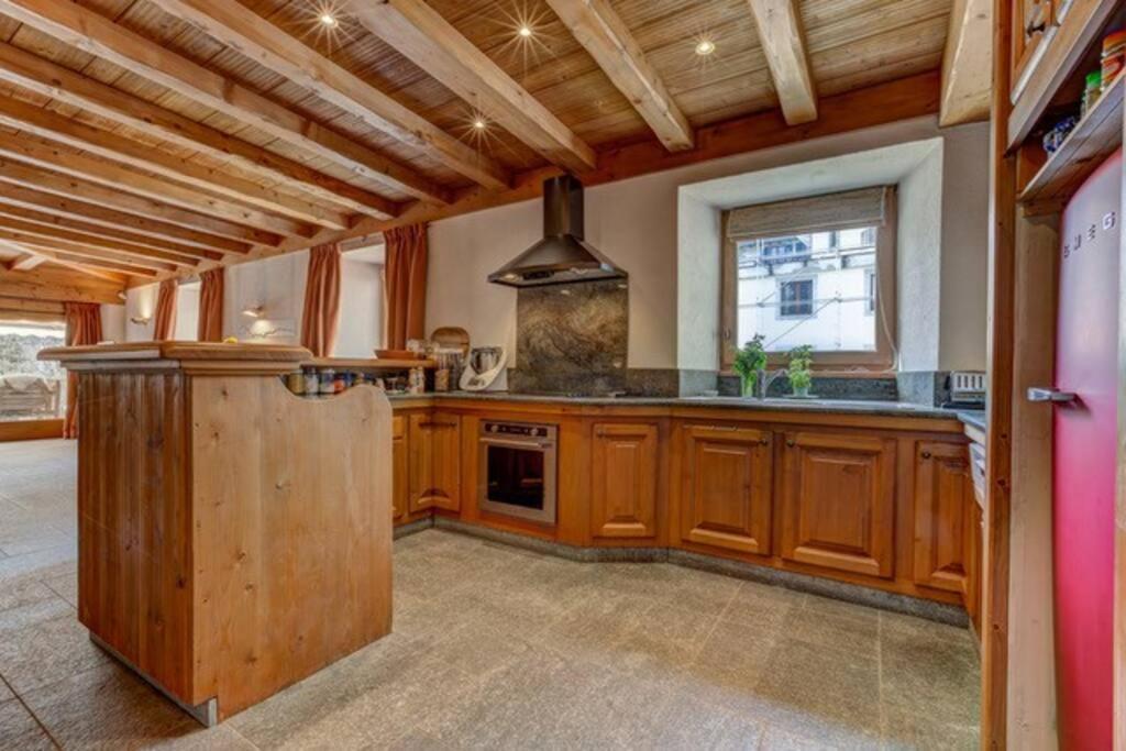 Apartment Spacious 3-bed In The Heart Of