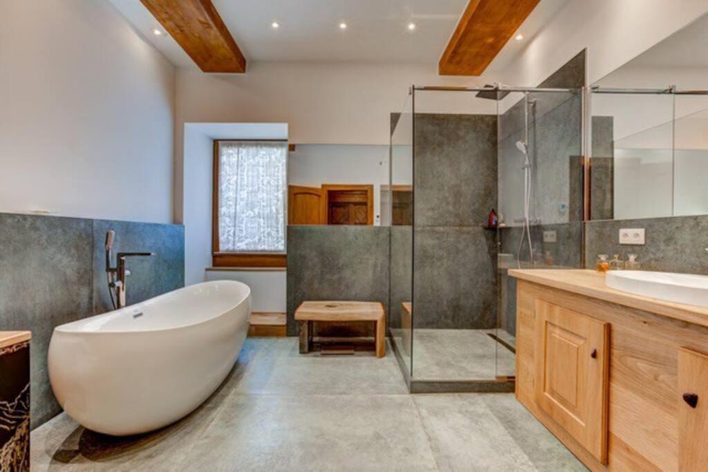 Apartment Spacious 3-bed In The Heart Of