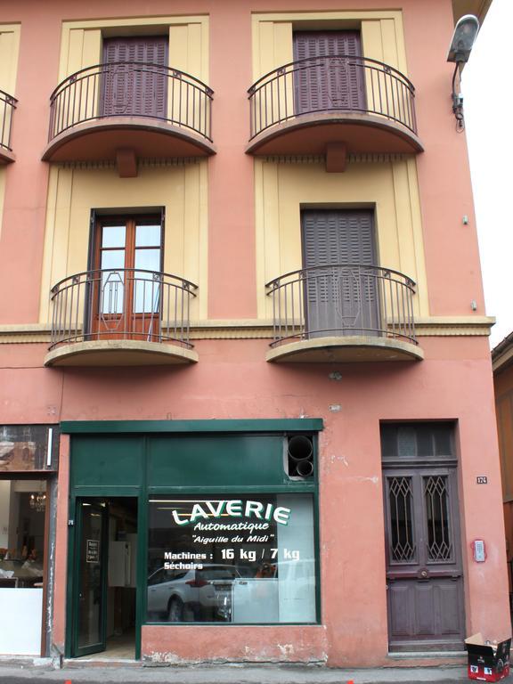 Apartment 2 - Charming 2 Bedroom Haven In *