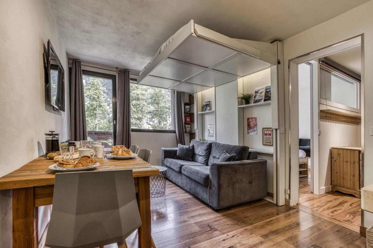 Aiguille Du Grepon - Bright In The Heart Of Apartment