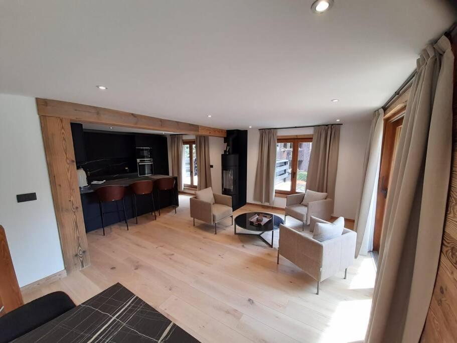 Henriette By Brennus Chalet