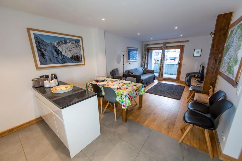 Apartment Grand Paradis B01 - Modern With Great Location
