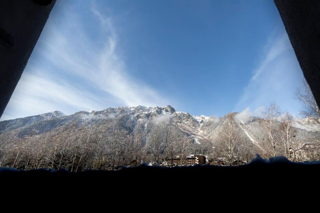 Grand Paradis B01 - Modern With Great Location Apartment