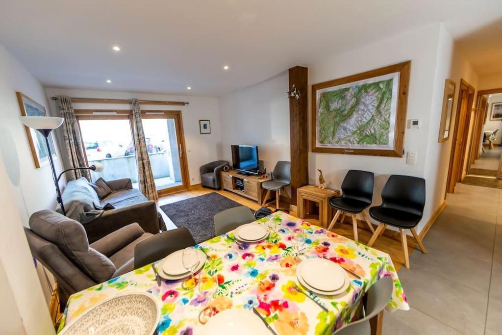 Grand Paradis B01 - Modern With Great Location *