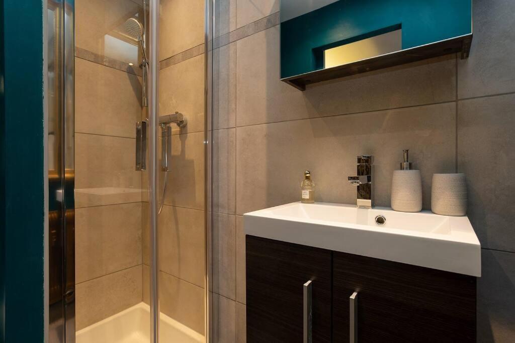 Beautiful Cosy, Modern In Centre Appartement