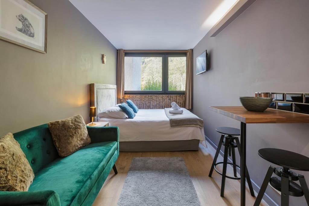 Fantastic By The With Mountain View Appartement