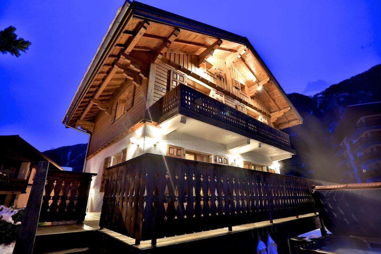 Cristalliers - 5 Bedroom Luxury In With Log Fire And Hot Tub Chalet *