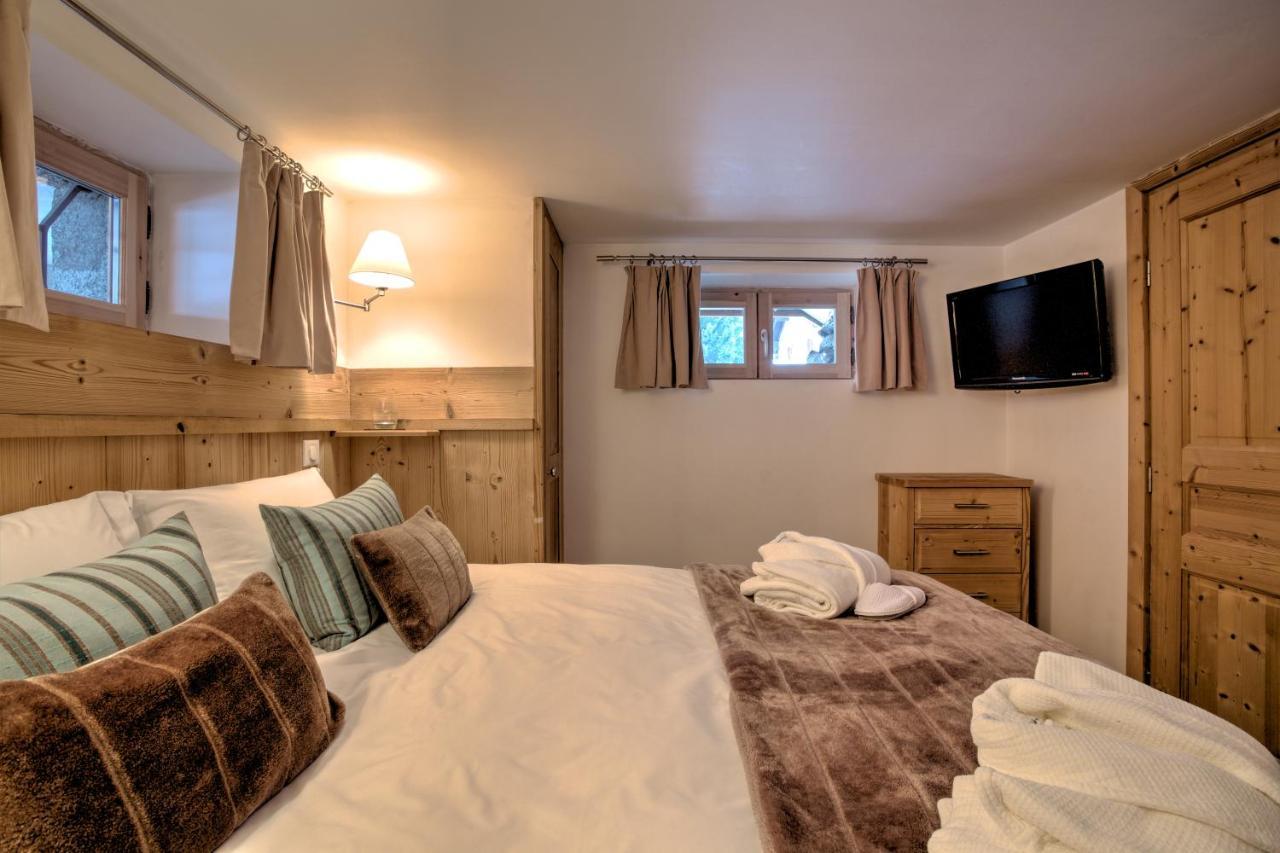 Cristalliers - 5 Bedroom Luxury In With Log Fire And Hot Tub Chalet *