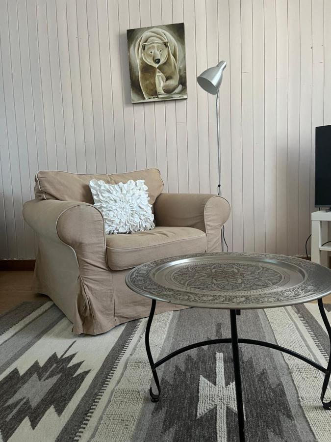 Alexandra Apartment *