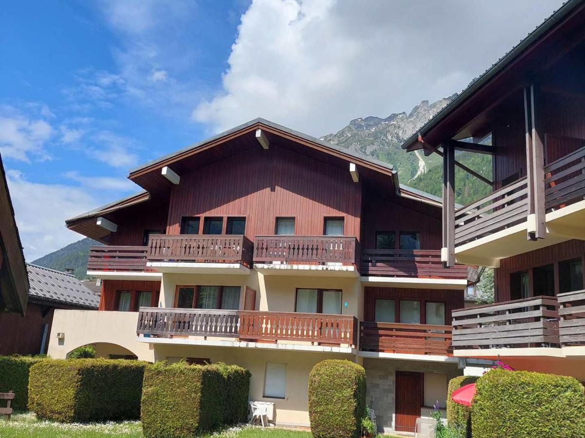 Apartment 2 Pieces Renove Avec Balcon, Wifi Et Parking, Proche Centre Et Commerces - Fr-1-517-66 *