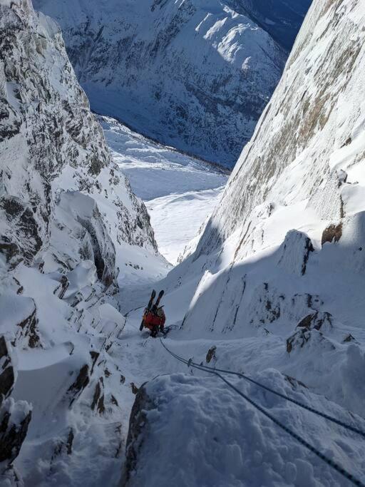 L'ilet Ensoleille /sunny Island Chamonix