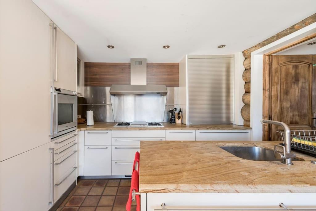 Chalet Spectacular Chalet With 5 Ensuite Bedrooms And Sauna *