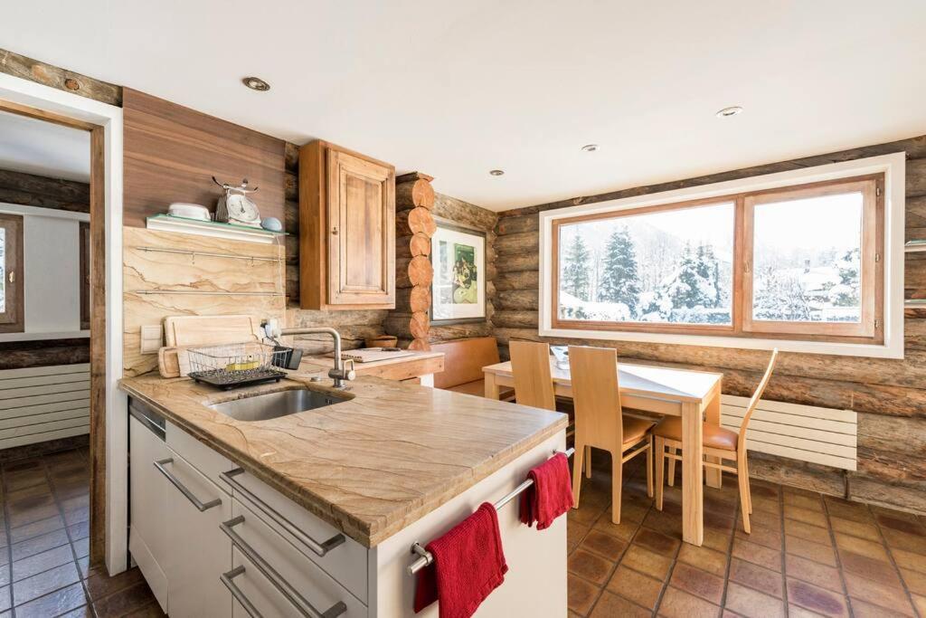 Spectacular Chalet With 5 Ensuite Bedrooms And Sauna *