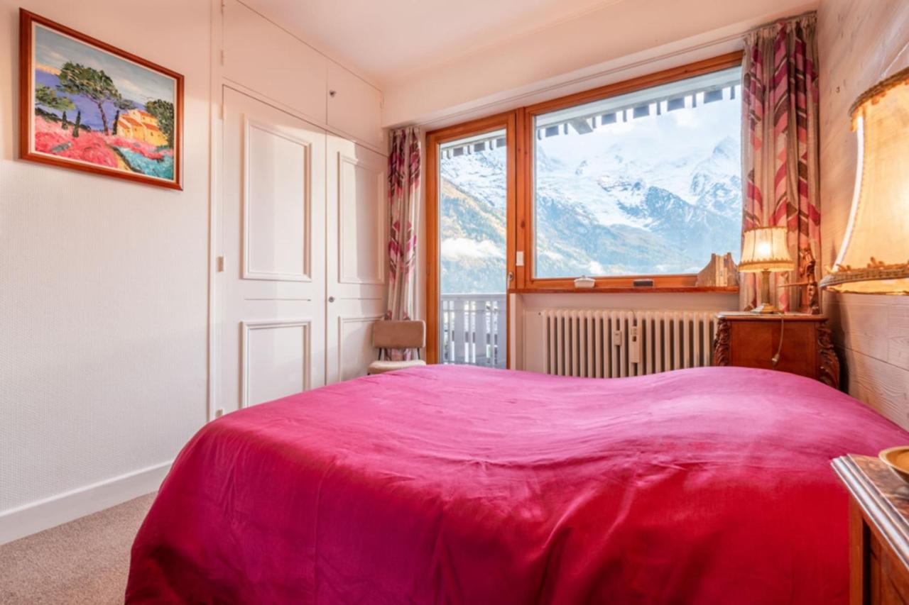 Apartment Spacious With Balcony In