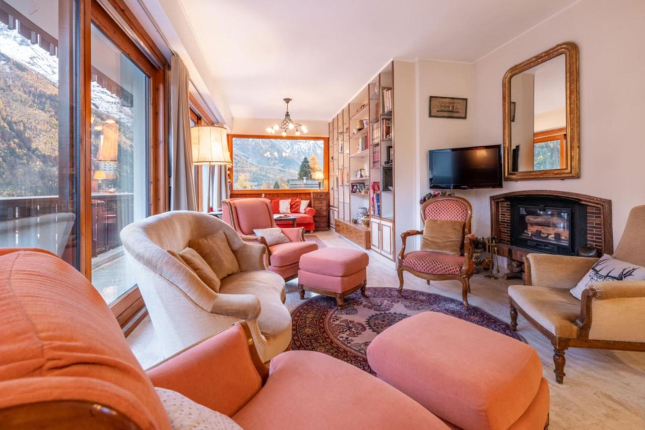Apartment Spacious With Balcony In