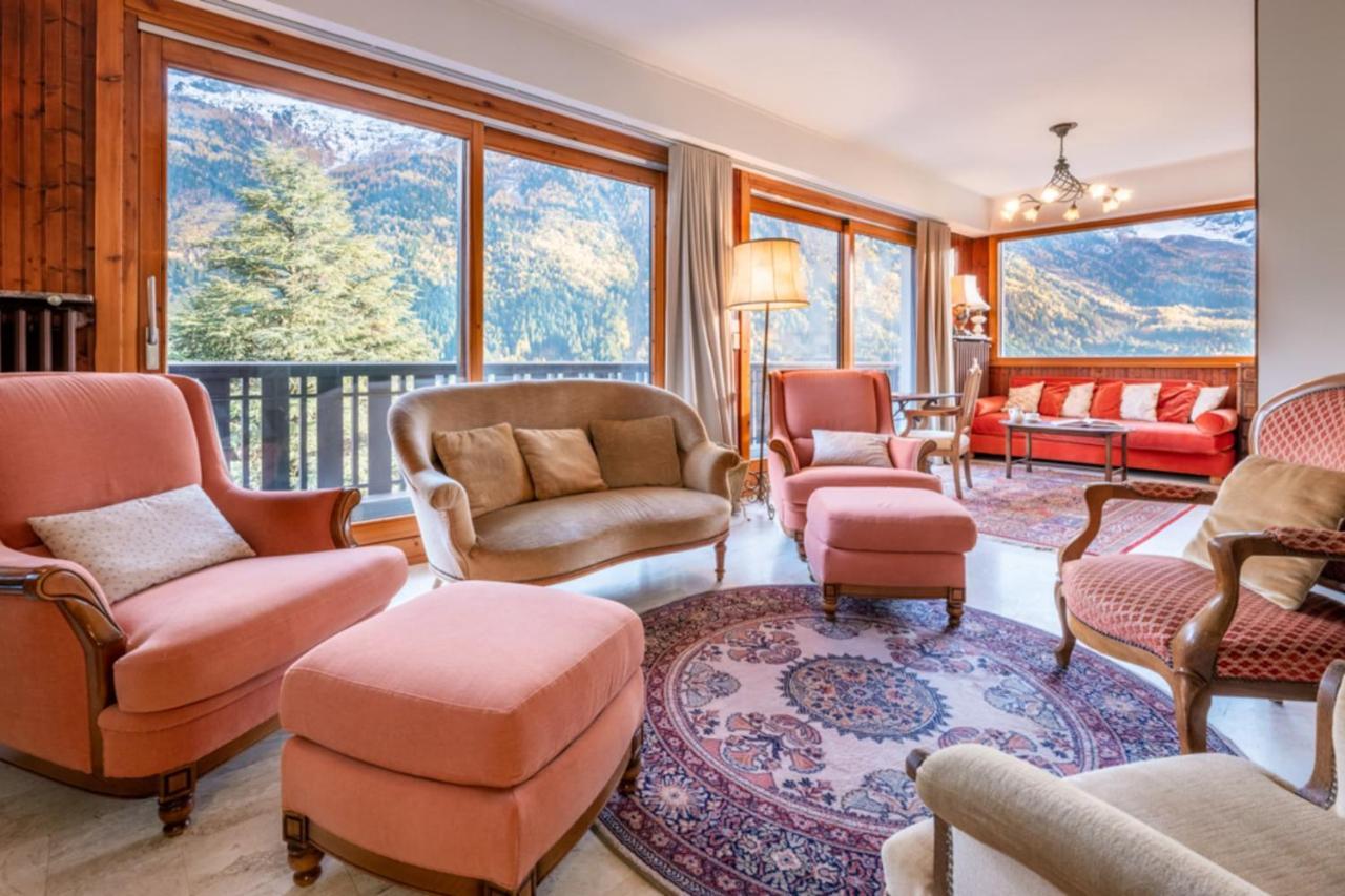 Apartment Spacious With Balcony In *