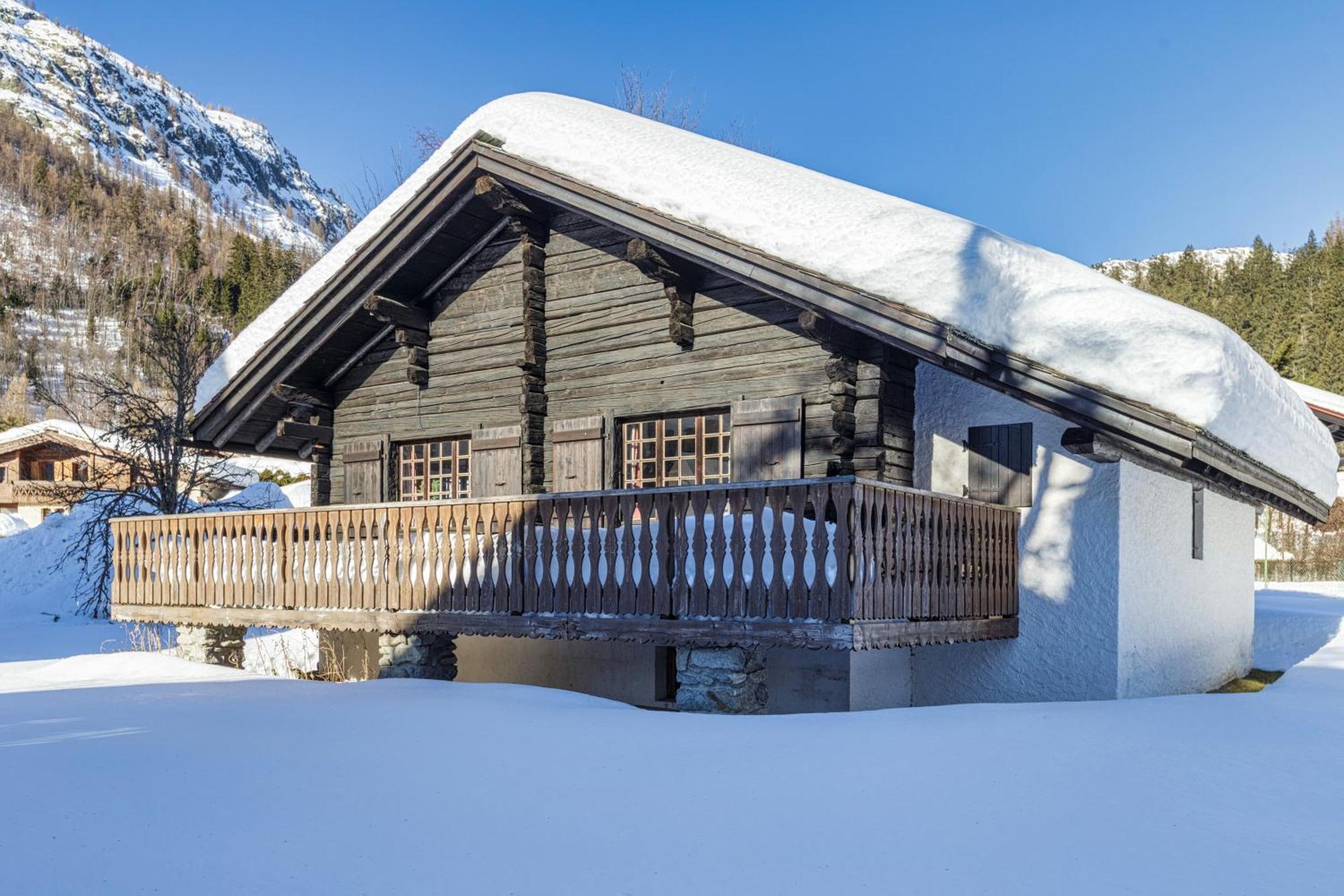 Spouter Happy Chalet
