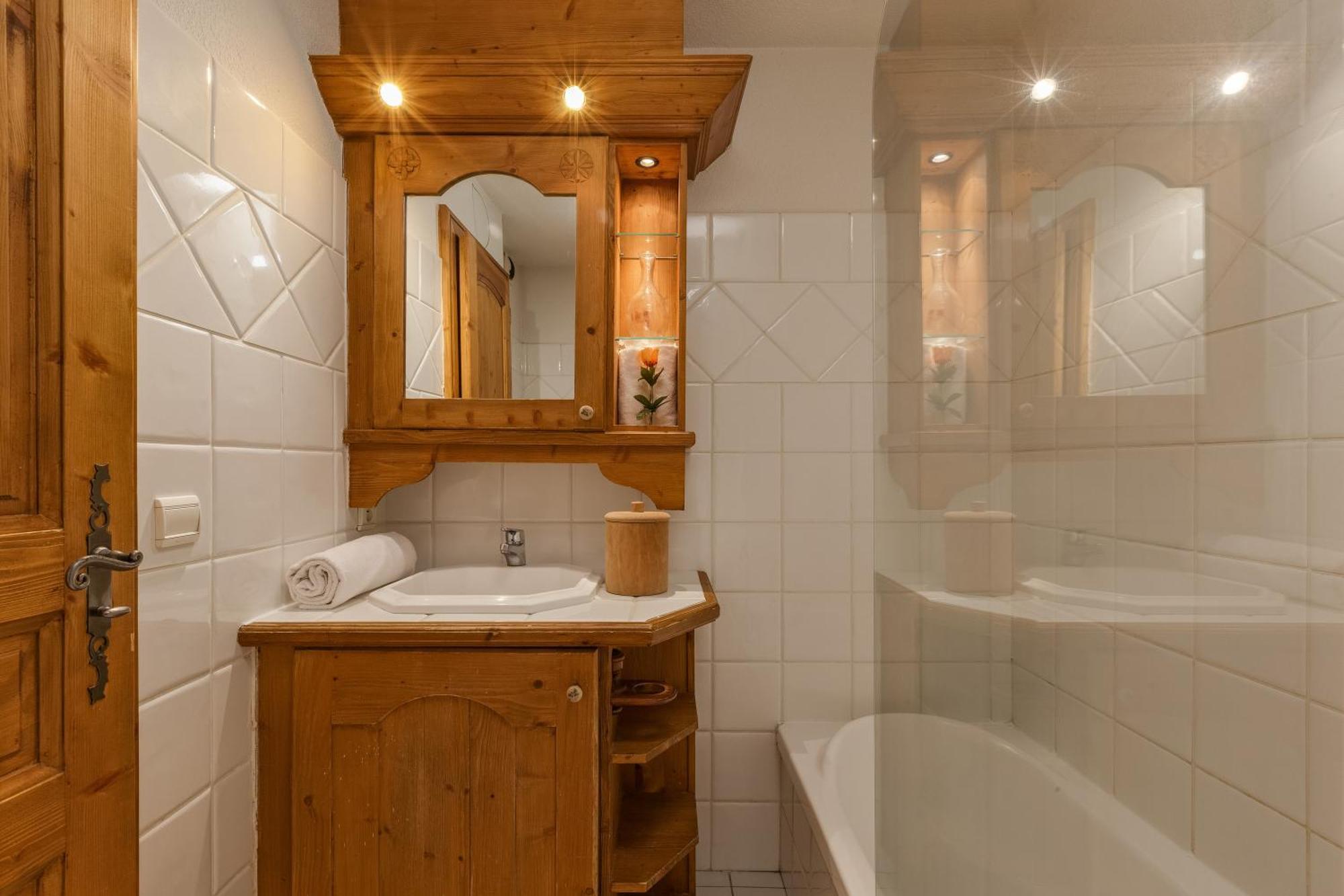 Apartment Residence Le Cristal Apartments - Happy Rentals Chamonix