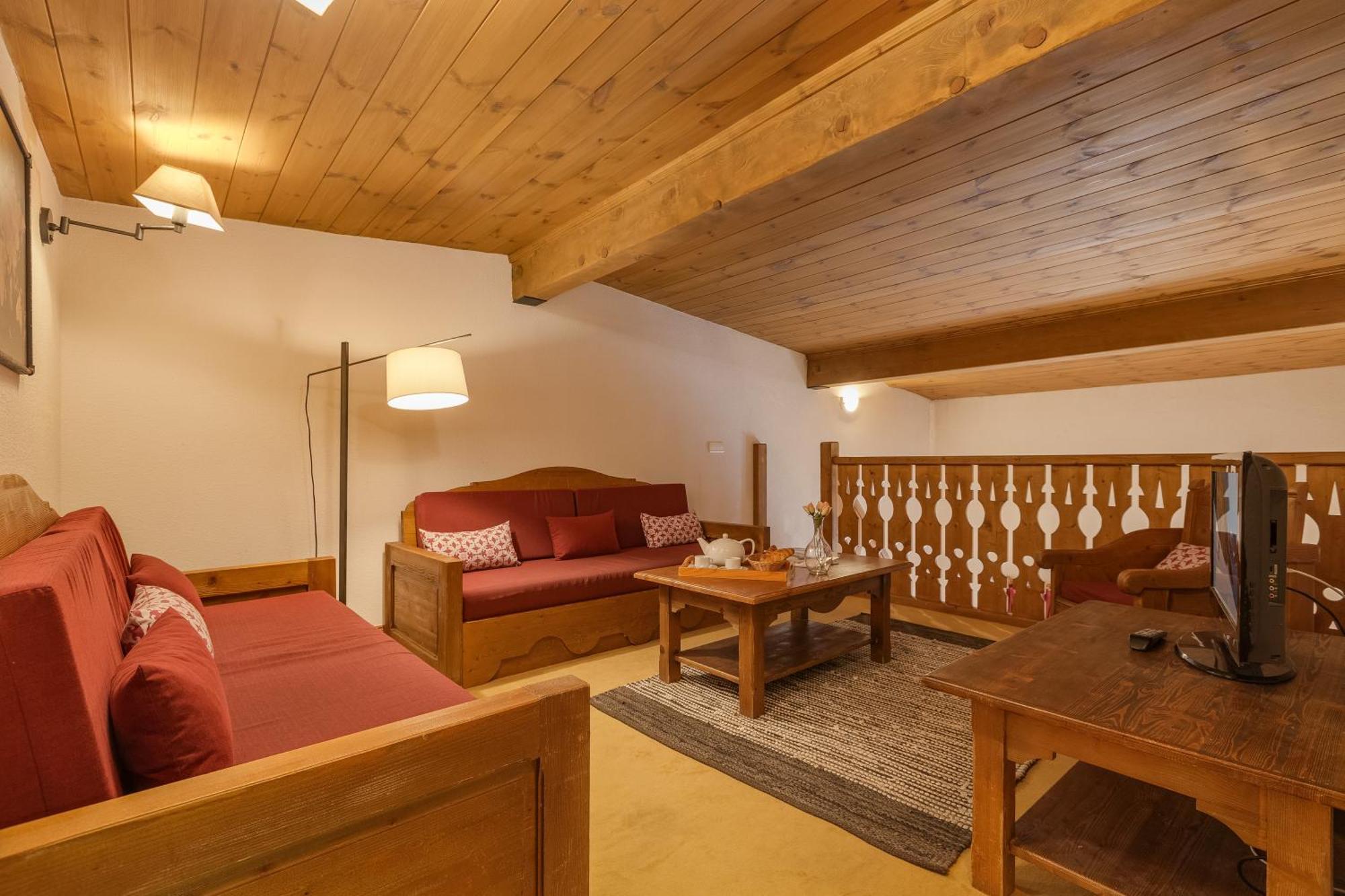 Apartment Residence Le Cristal Apartments - Happy Rentals Chamonix