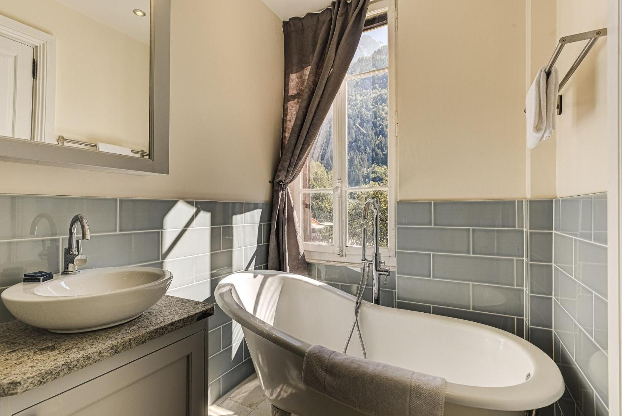 Aiguille Du Midi - Alpes Travel - Sleeps 6 Apartment