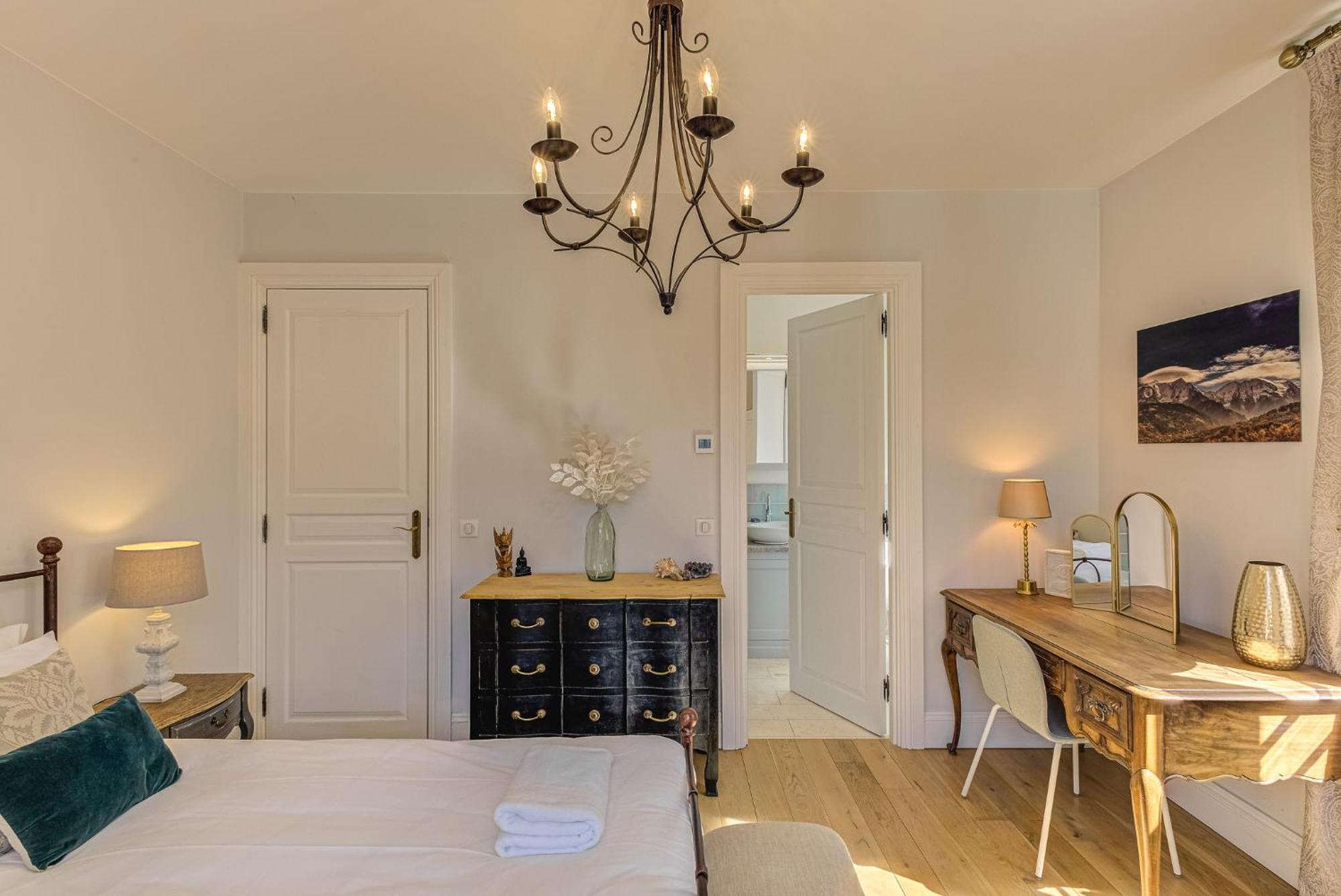 Aiguille Du Midi - Alpes Travel - Sleeps 6 Apartment