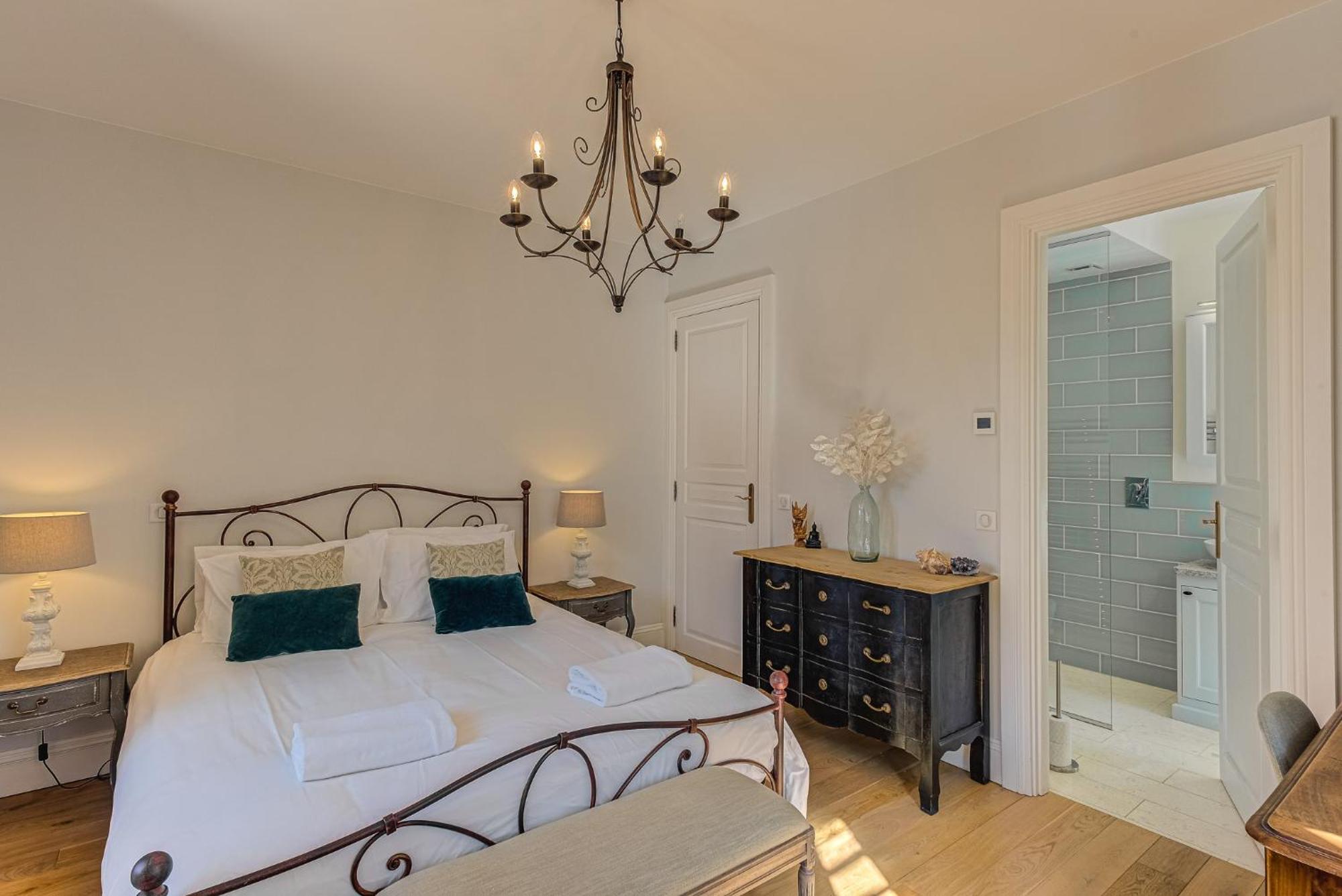 Apartment Aiguille Du Midi - Alpes Travel - Sleeps 6 *