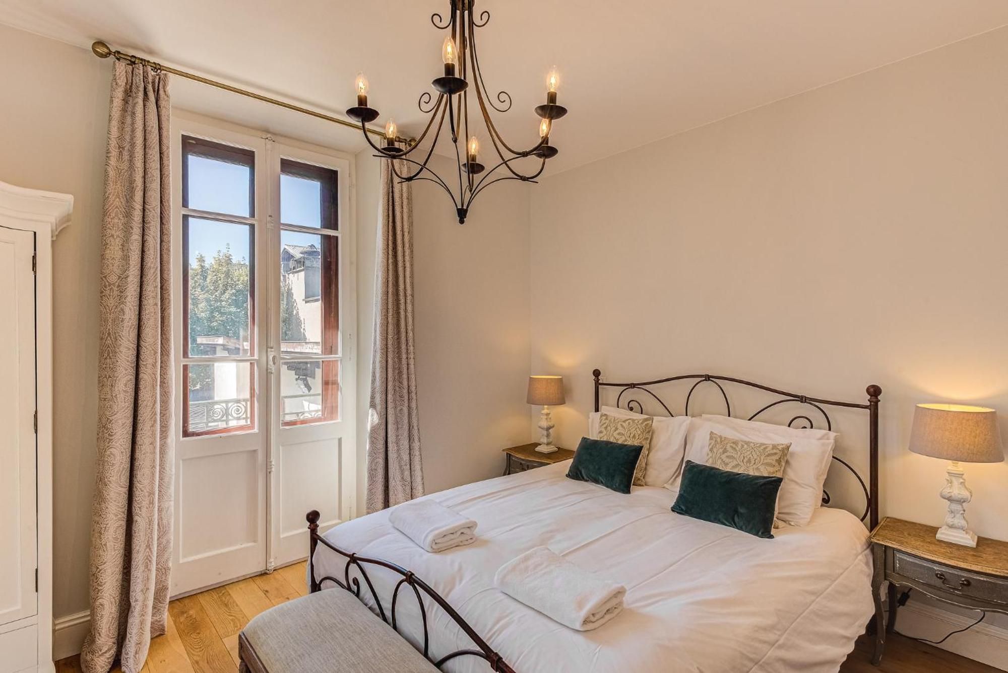 Apartment Aiguille Du Midi - Alpes Travel - Sleeps 6