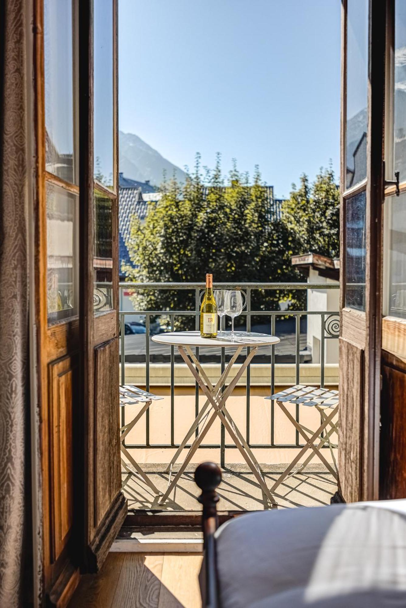 Apartment Aiguille Du Midi - Alpes Travel - Sleeps 6 Chamonix