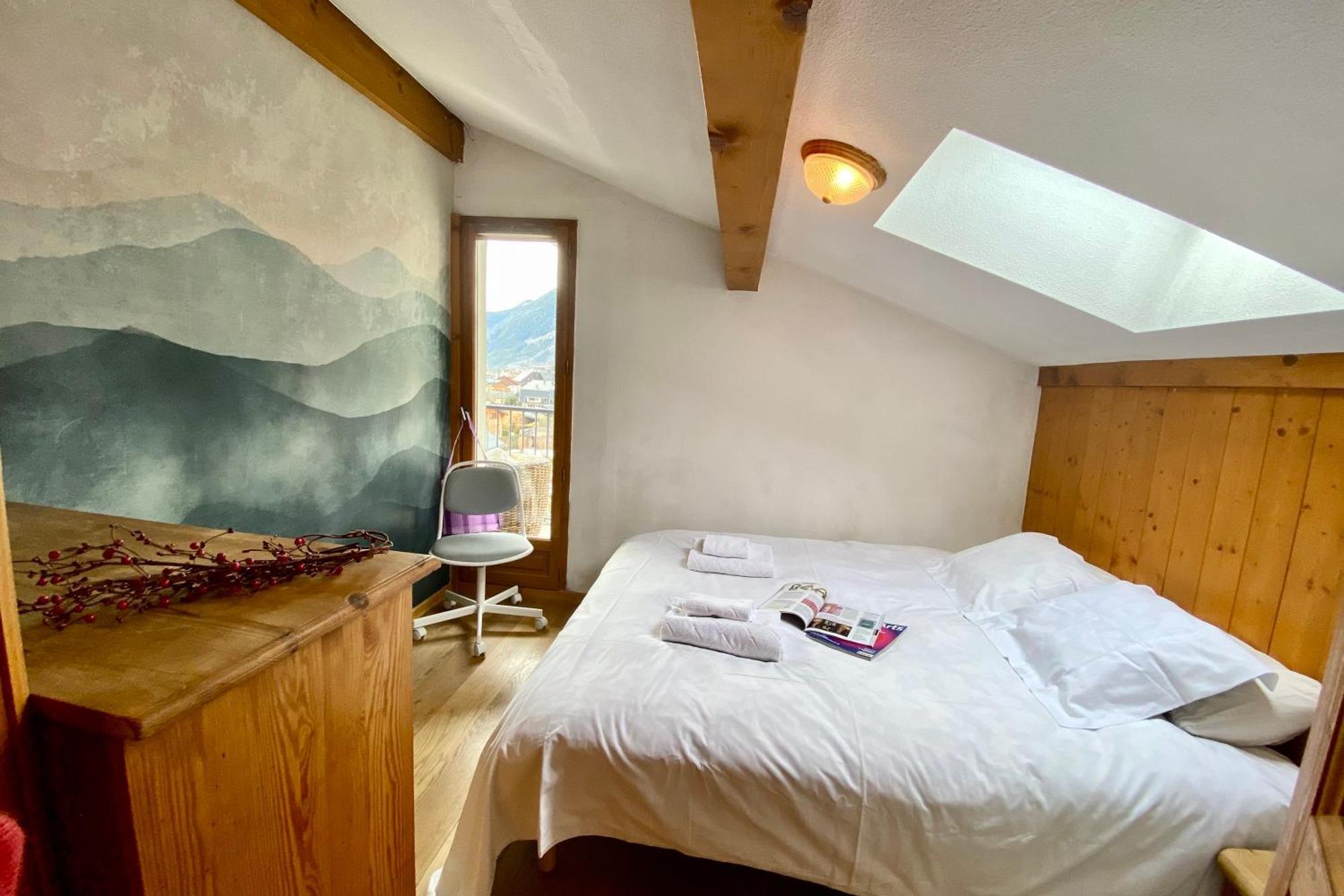& Panoramic View - Happy Apartment