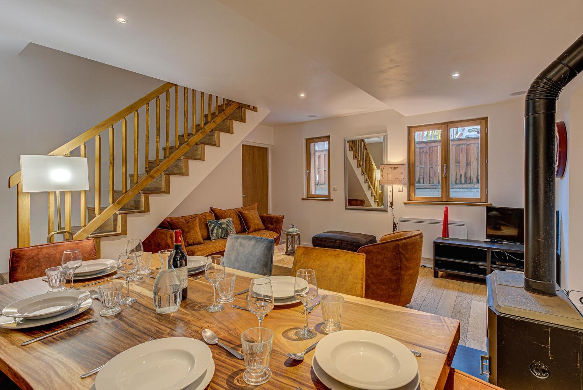 Biolay - Alpes Travel - - Sleeps 6 Apartment *
