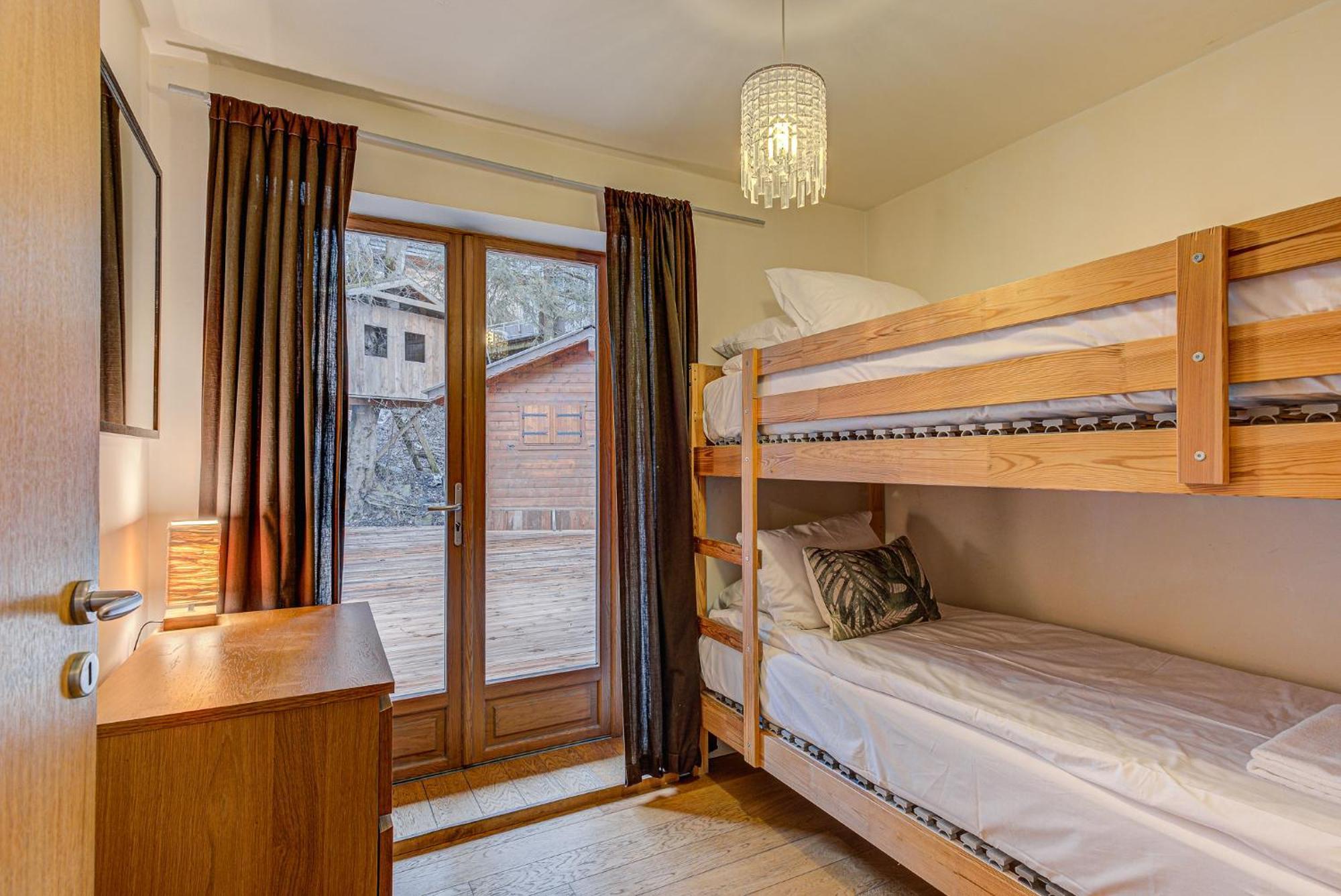 Apartment Biolay - Alpes Travel - - Sleeps 6 Chamonix