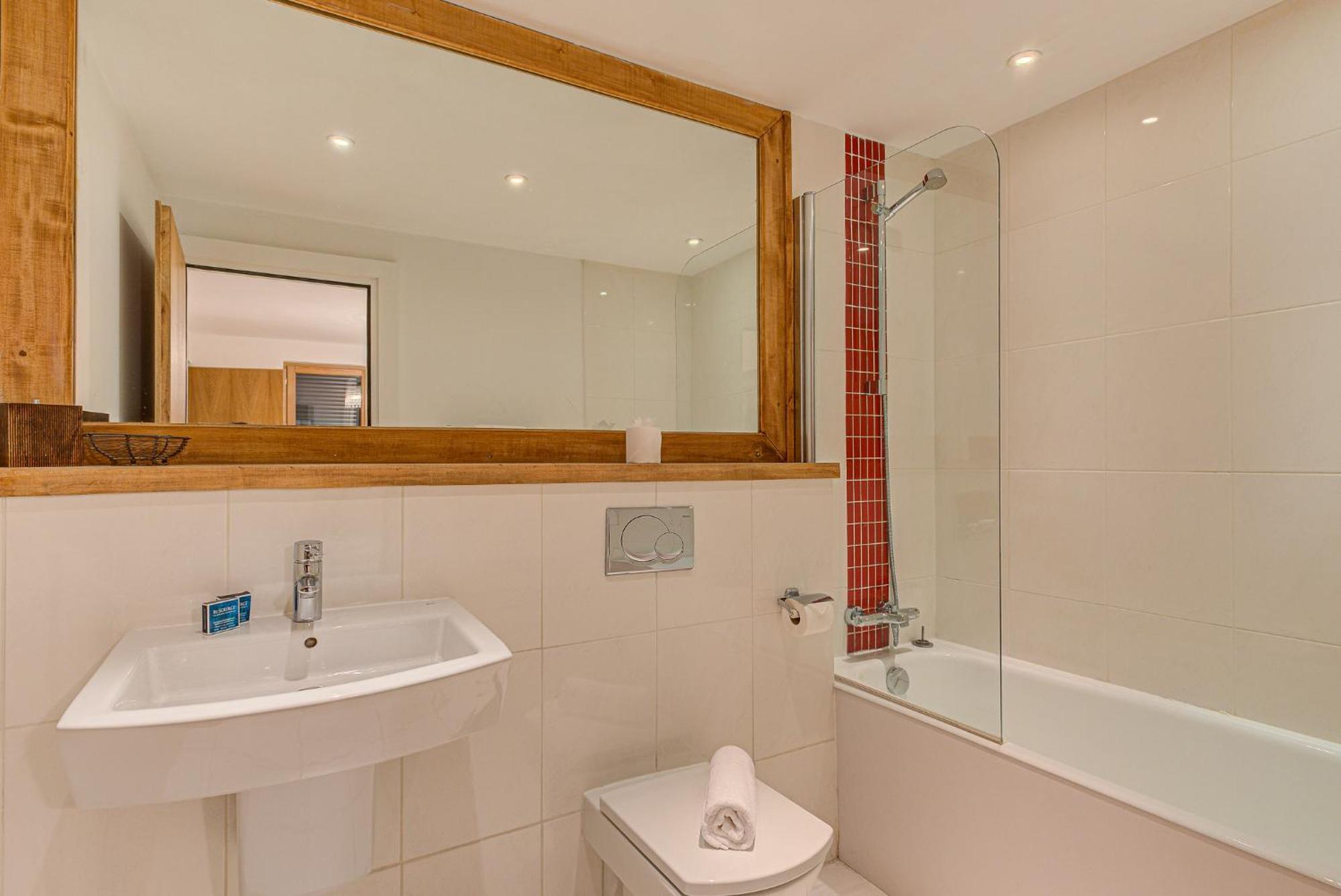 Biolay - Alpes Travel - - Sleeps 6 Apartment *