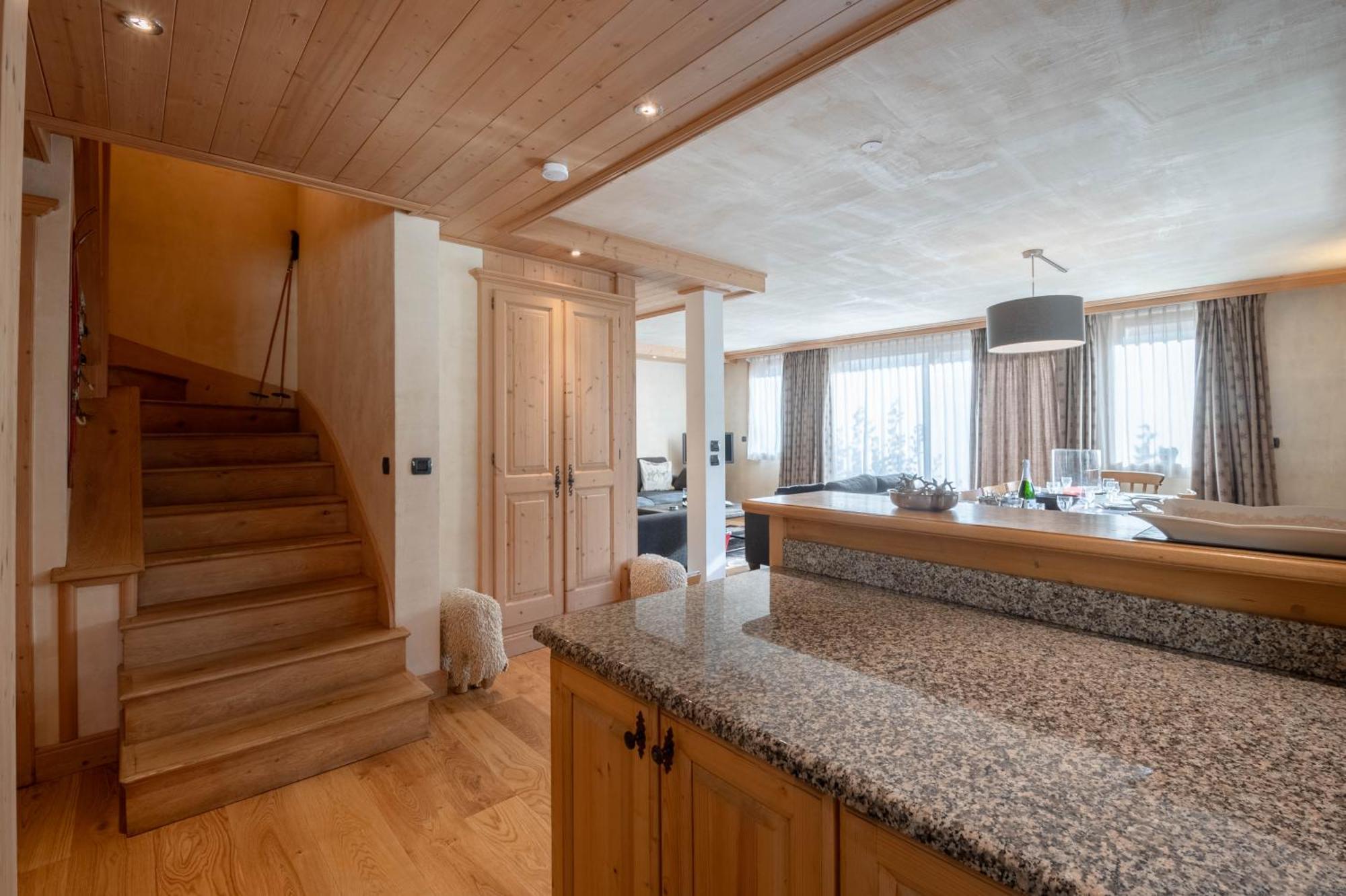 Du Savoy Apartment