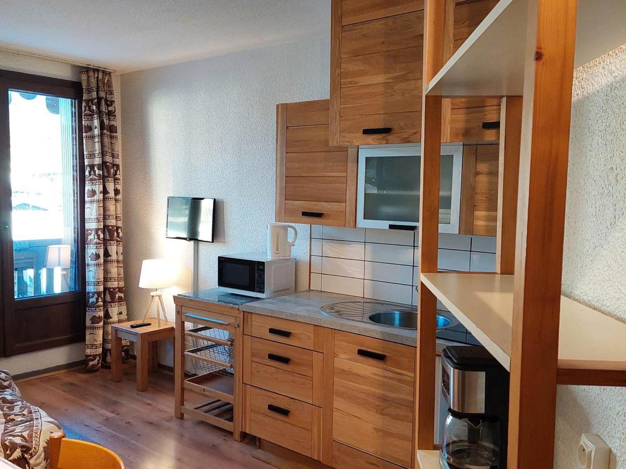 Renove A Avec Balcon, Animaux Acceptes, Parking - Fr-1-517-54 *