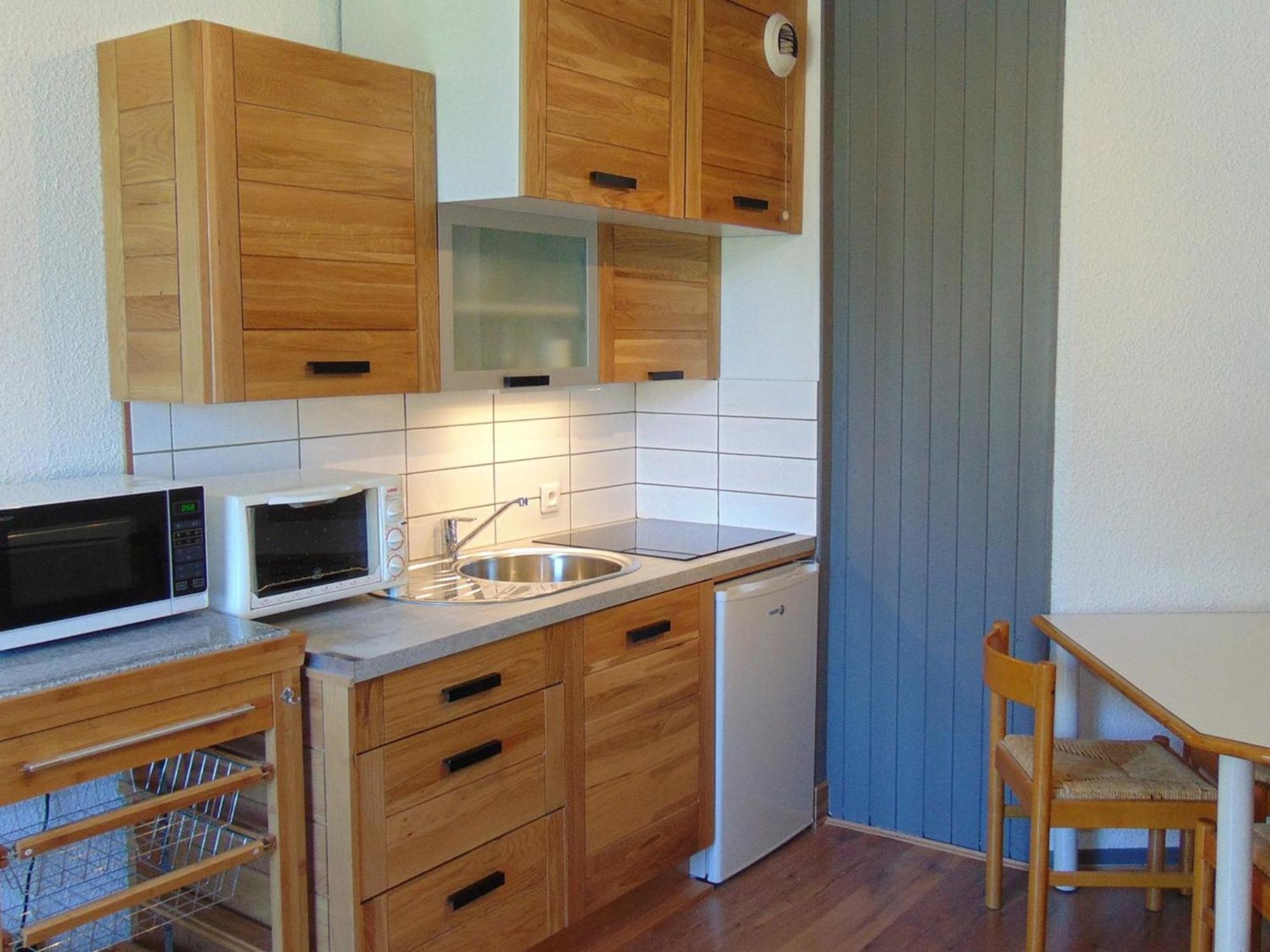 Renove A Avec Balcon, Animaux Acceptes, Parking - Fr-1-517-54 Apartment *