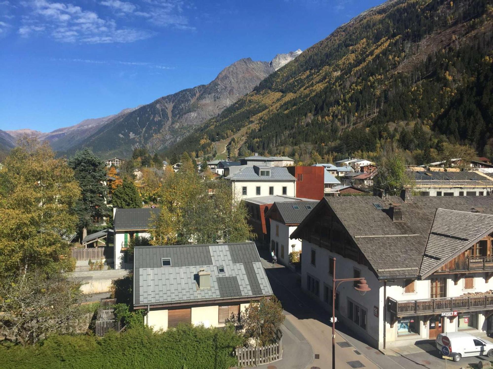 Renove A Avec Balcon, Animaux Acceptes, Parking - Fr-1-517-54 * Chamonix