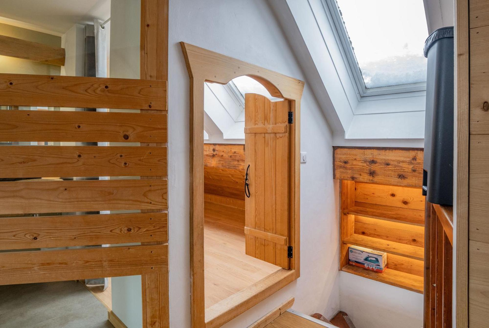 Genevrier Apartment *