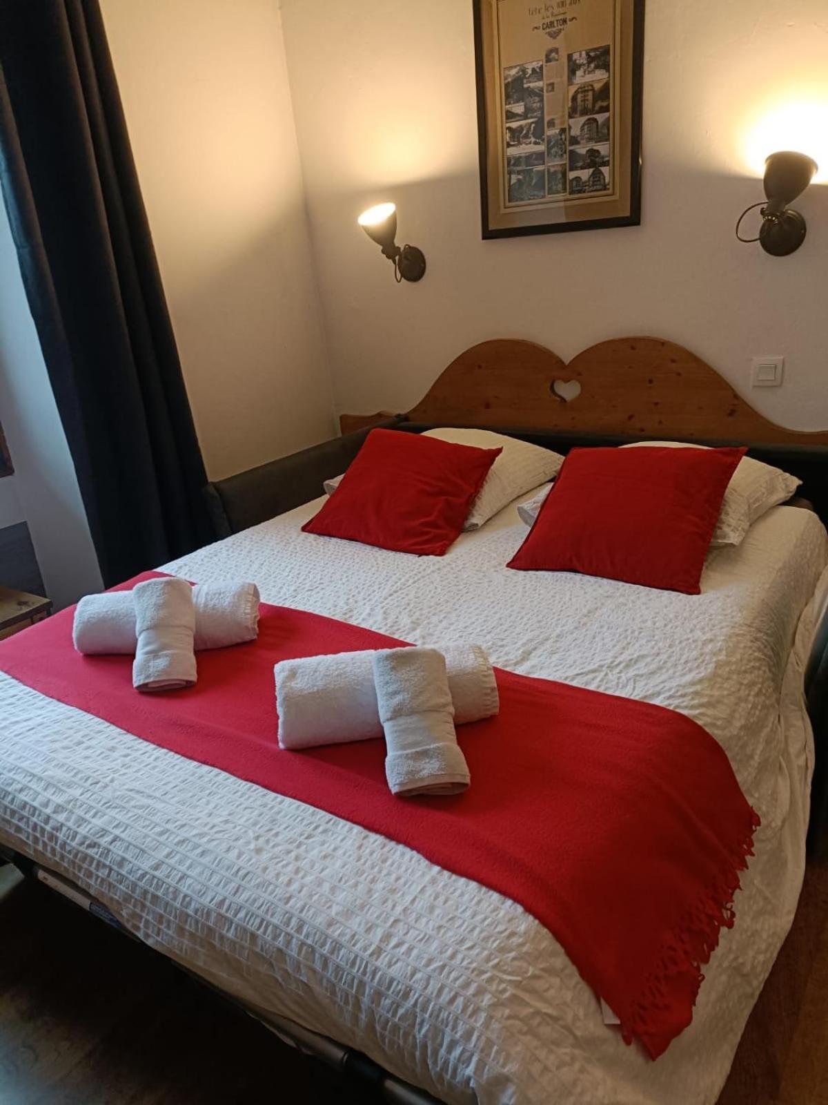 Le Carlton Apartment
