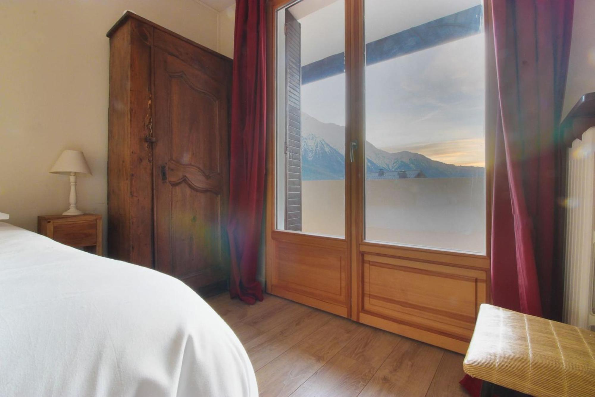 Les Pecles Mt Blanc - Center * Chamonix