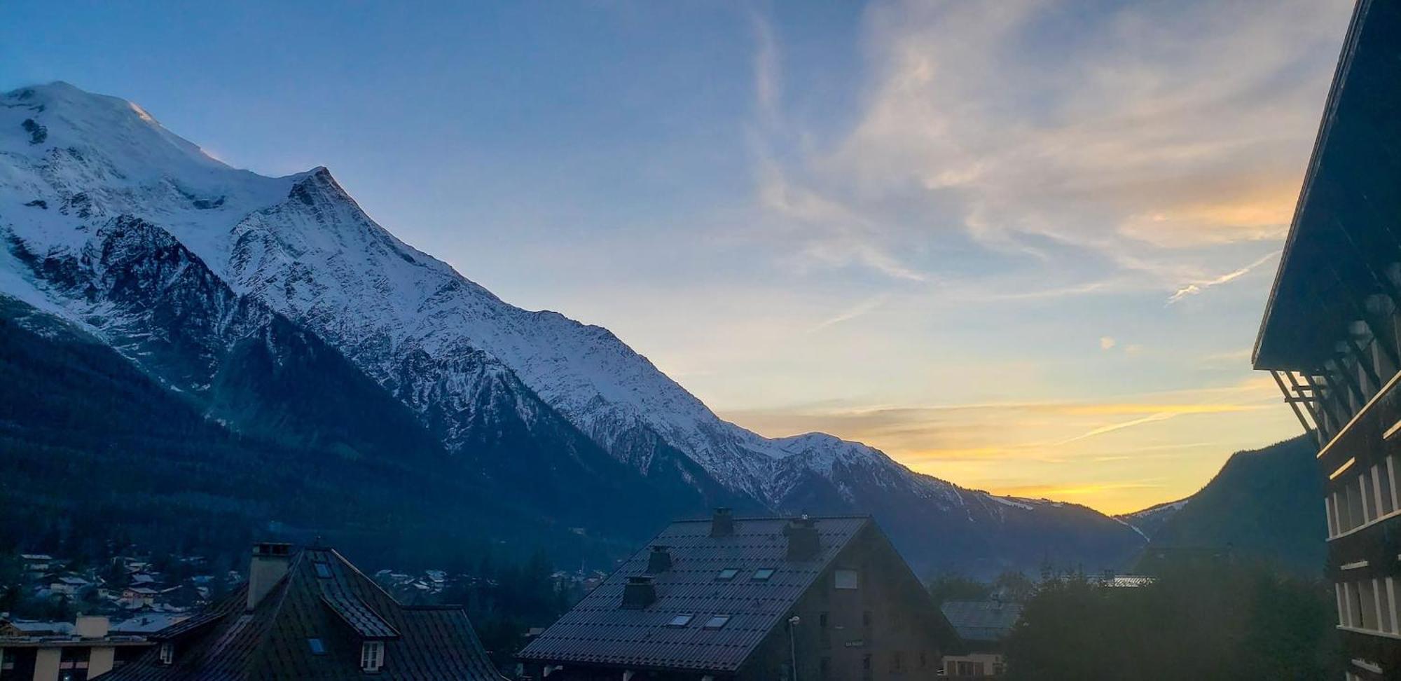 Les Pecles Mt Blanc - Center *